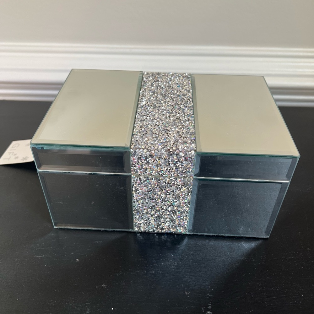 Tahari Silver Jewelry Organizer with Elegant Design and Ample Storage